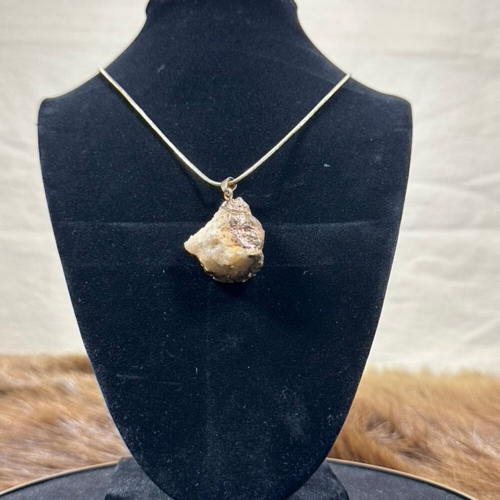 Raw Stone Pendant Necklace – Natural Crystal on Gold Chain